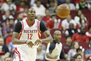 hi-res-183195781-dwight-howard-of-the-houston-rockets-passes-the-ball_crop_650x440